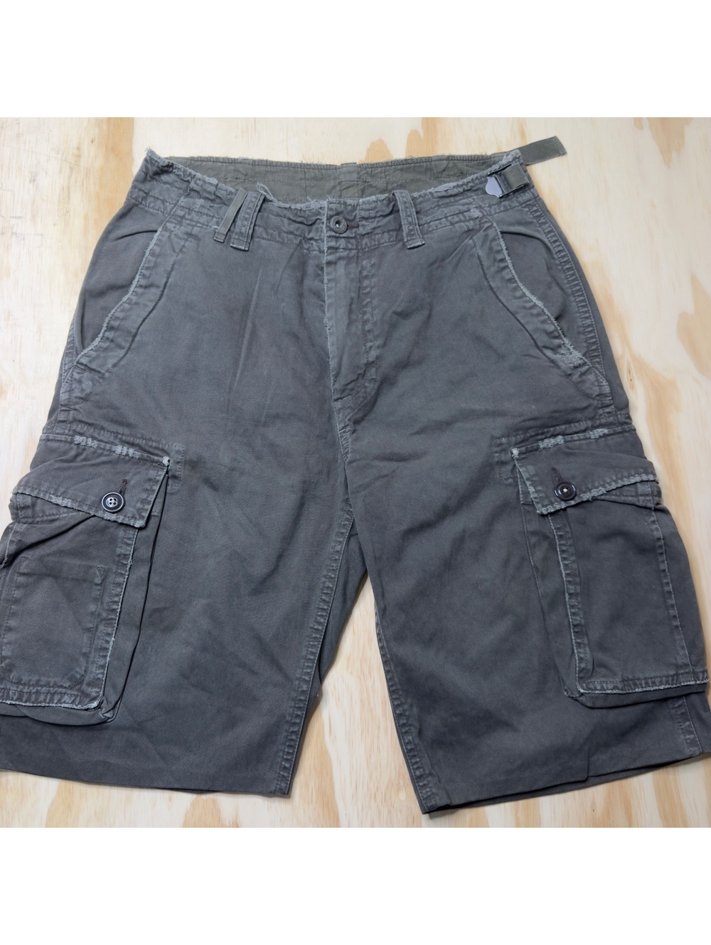 American Eagle Deep Green Cargo Shorts size 32
